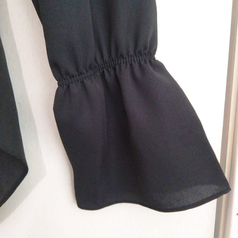 Black Long Sleeve Top Ruffled Low Neck&Cuffs Layers of Pointed Cuts on Hem Sz S - Picture 9 of 12
